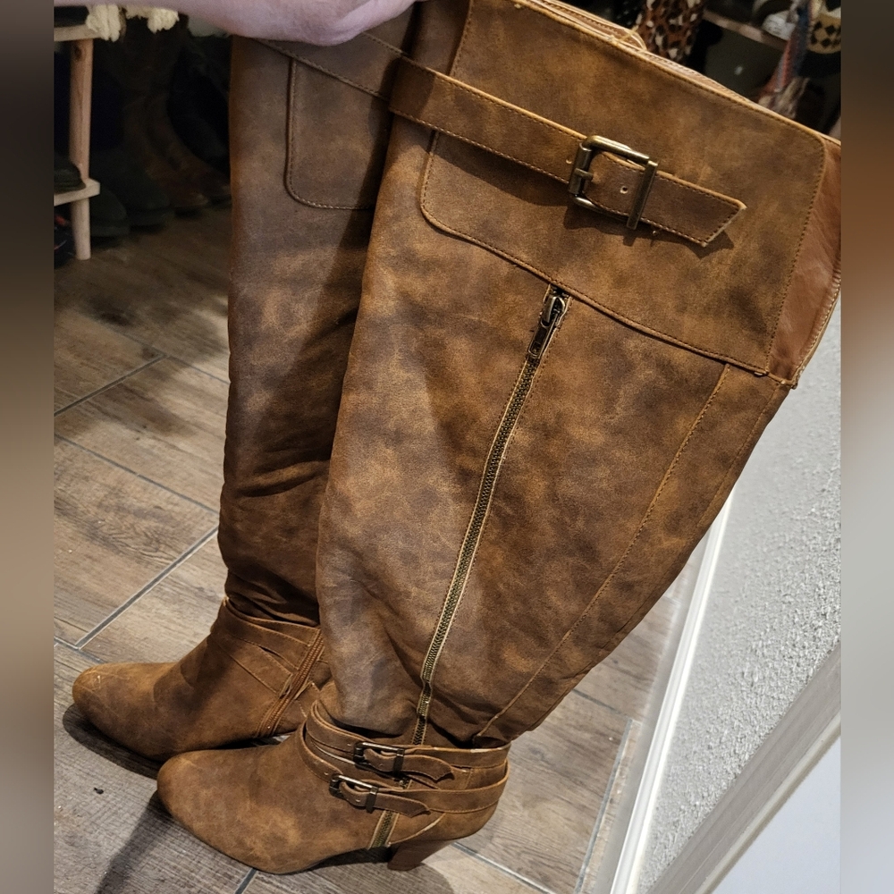 Women's faux suede over-the-knee brown boots Size 7 - used - JustFab